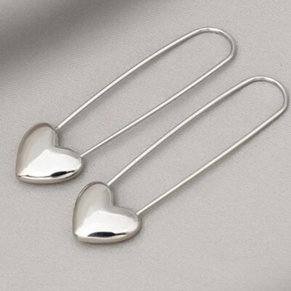 🆕 Zara silver heart safety pin earrings